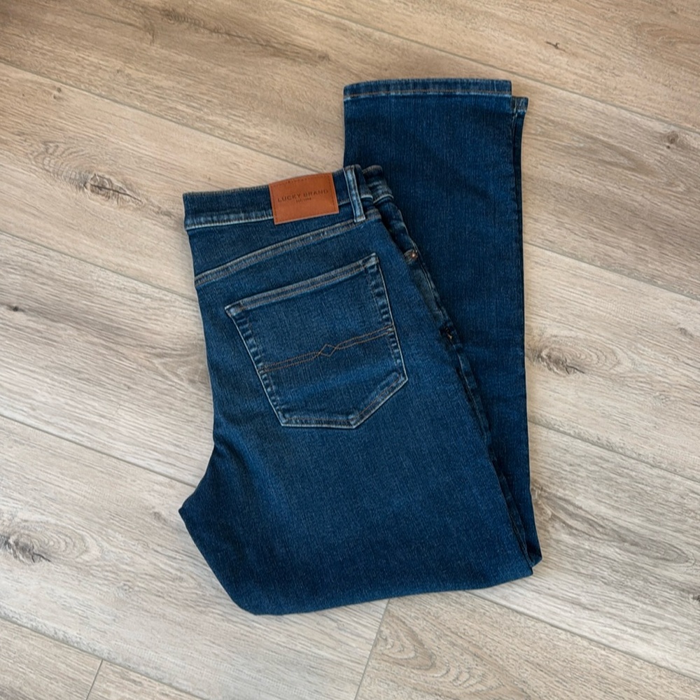 NWT Lucky Brand Men’s 223 Straight Jeans size 36